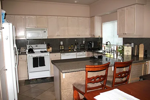 612 N Pageant Dr #B Photo 1