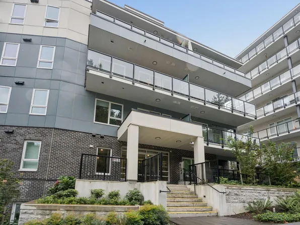 1100 Clarke Rd #106, Pt Moody, BC V3H 1M3