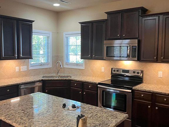 2nd image of 202 Mimosa Dr