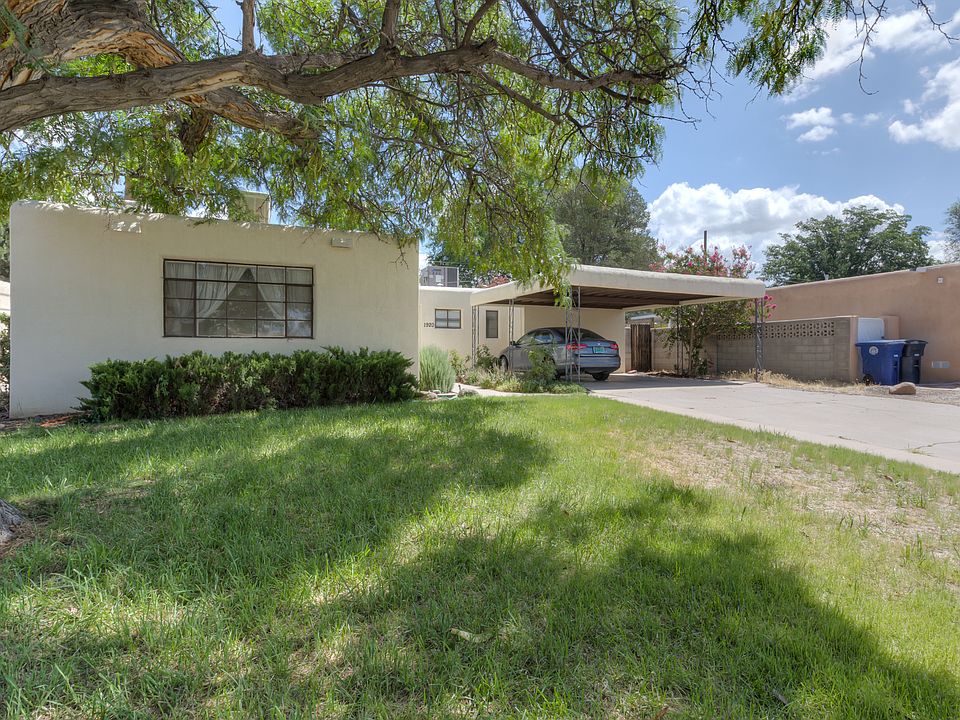 Great NE Heights Location!