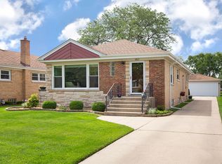 6907 W Birchwood Ave, Niles, IL 60714