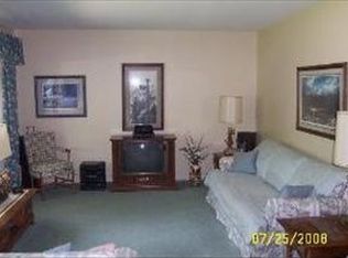 6707 Meadow Dr, Crystal Lake, IL 60012