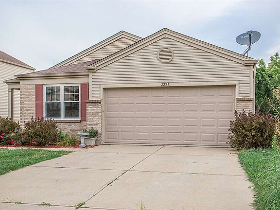 3rd image of 2225 Antoinette Way