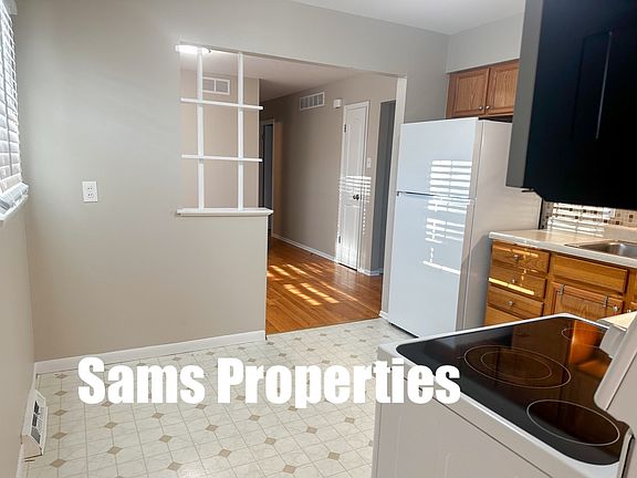 2601 Fair Oaks Breakfast Nook to Dining Room and Pantry Closet