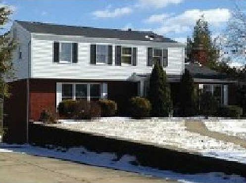 2nd image of 2243 Manordale Dr