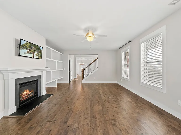 1813 Iron Mill Dr — Photo 25