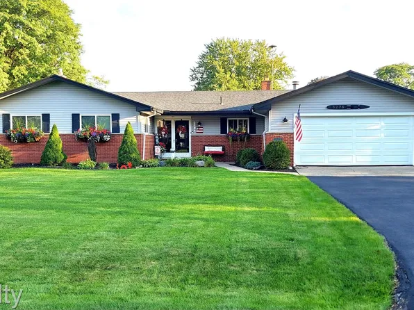 3278 Schoolhouse Dr, Waterford, MI 48329