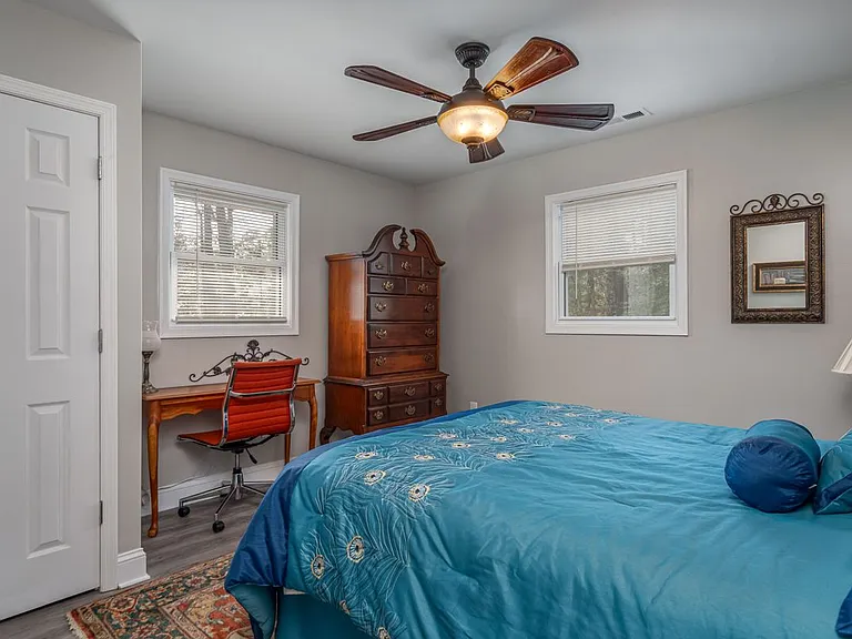 7602 Beechwood Dr — Photo 16
