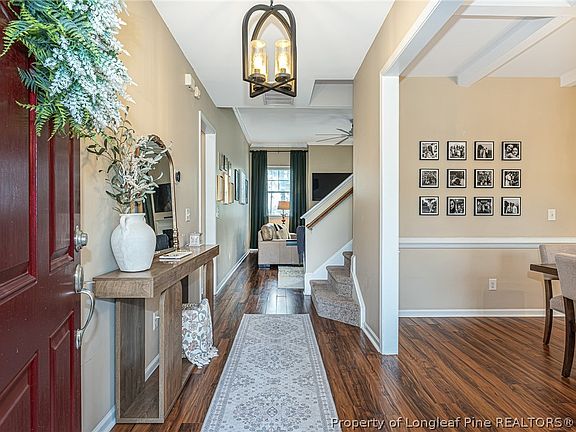 5th image of 598 Heathrow Dr