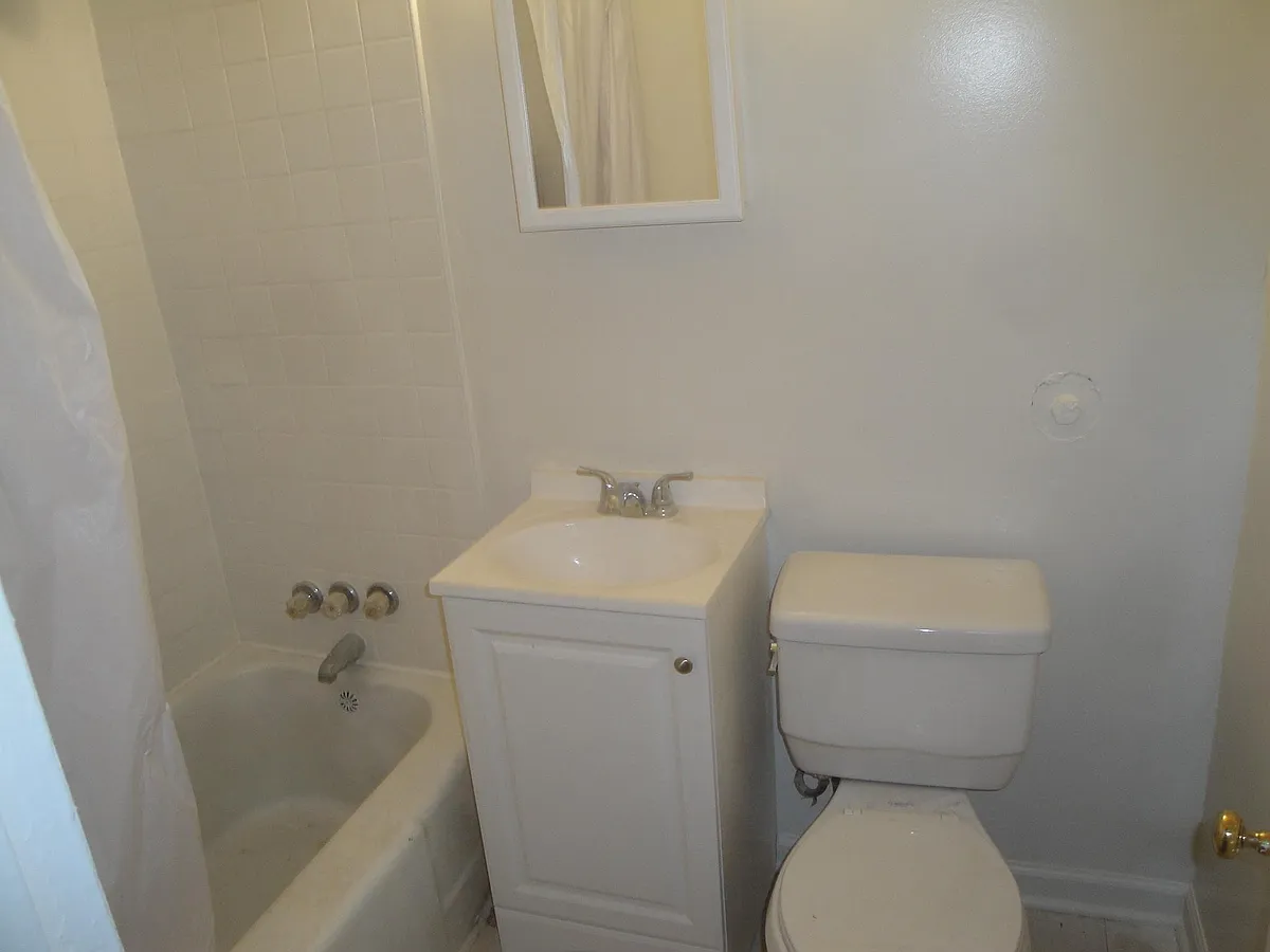 Bath room - 129 53rd St SE #1