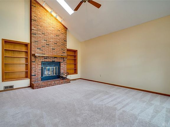 5th image of 318 N Danern Dr