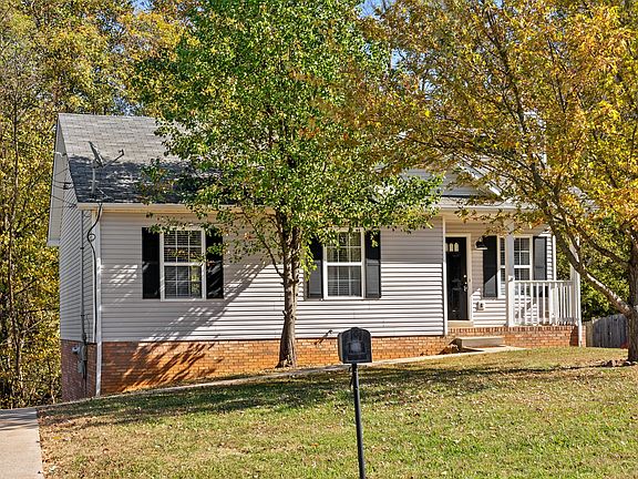 2nd image of 580 Somerset Ln