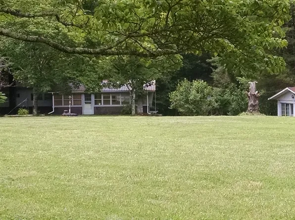 193 Red Wing Rd, Deer Lodge, TN 37726