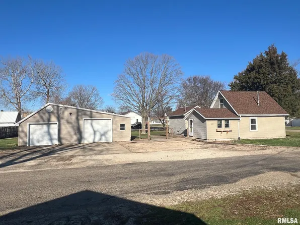 103 N 3rd St, Secor, IL 61771