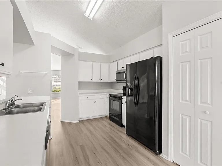2612 Brookshire Ct — Photo 10
