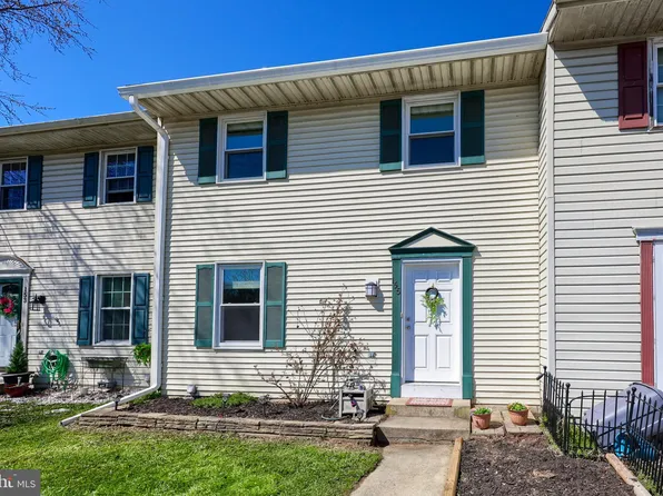 155 Stonehouse Ln, Columbia, PA 17512