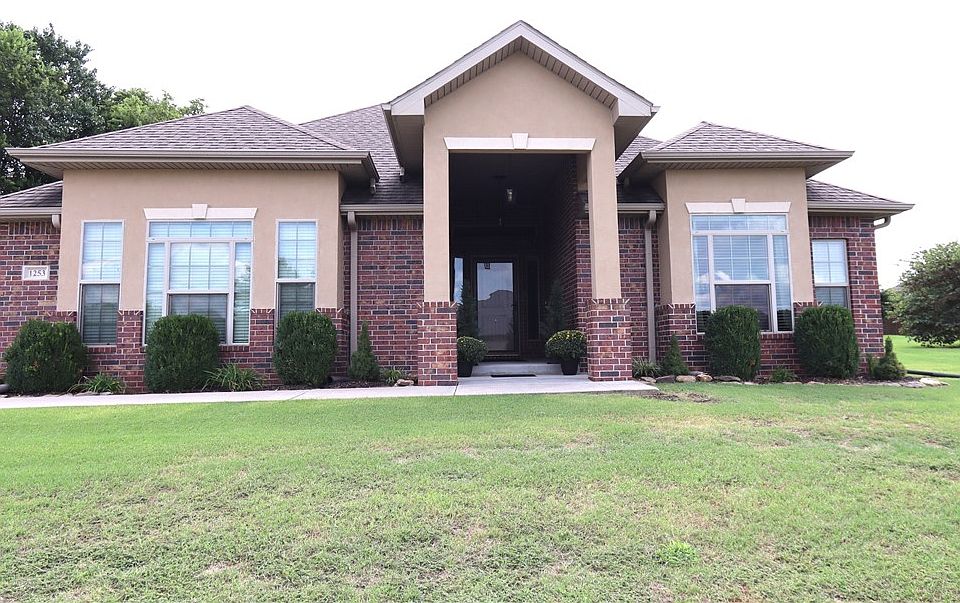 1st image of 1253 Chesterfield Dr