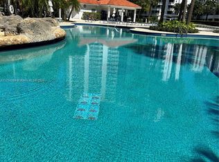 3300 NE 191st St APT 304, Aventura, FL 33180