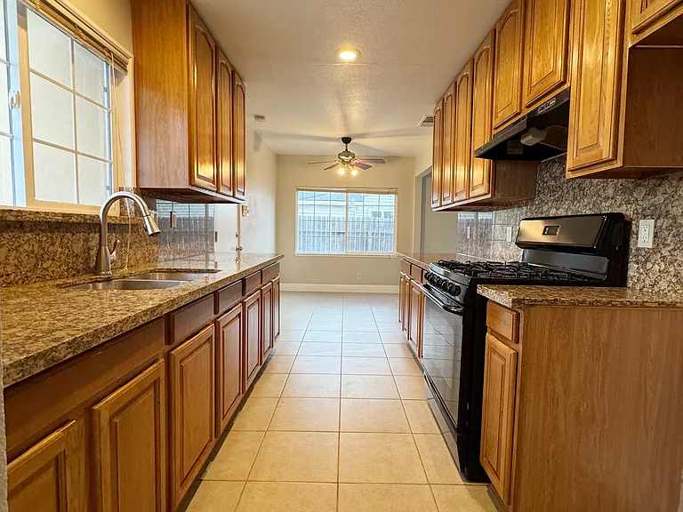 7541 Twilight Dr — Photo 2