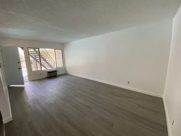 8751 W. Guthrie Ave. — Photo 8