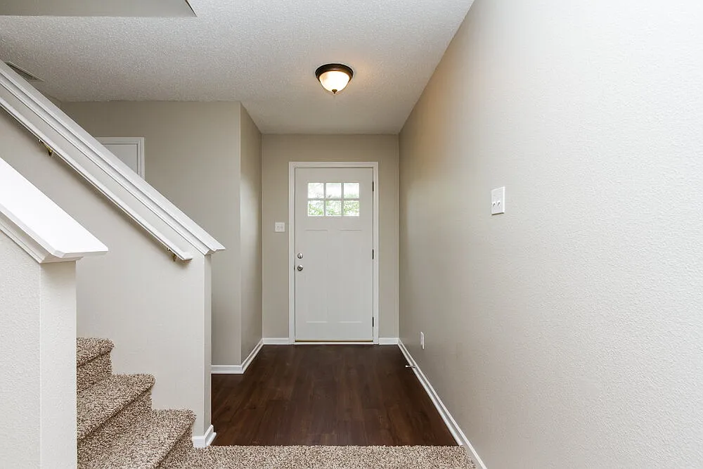 3 bed, 2.5 bath, 1792 sqft, $1,835 — Photo 2