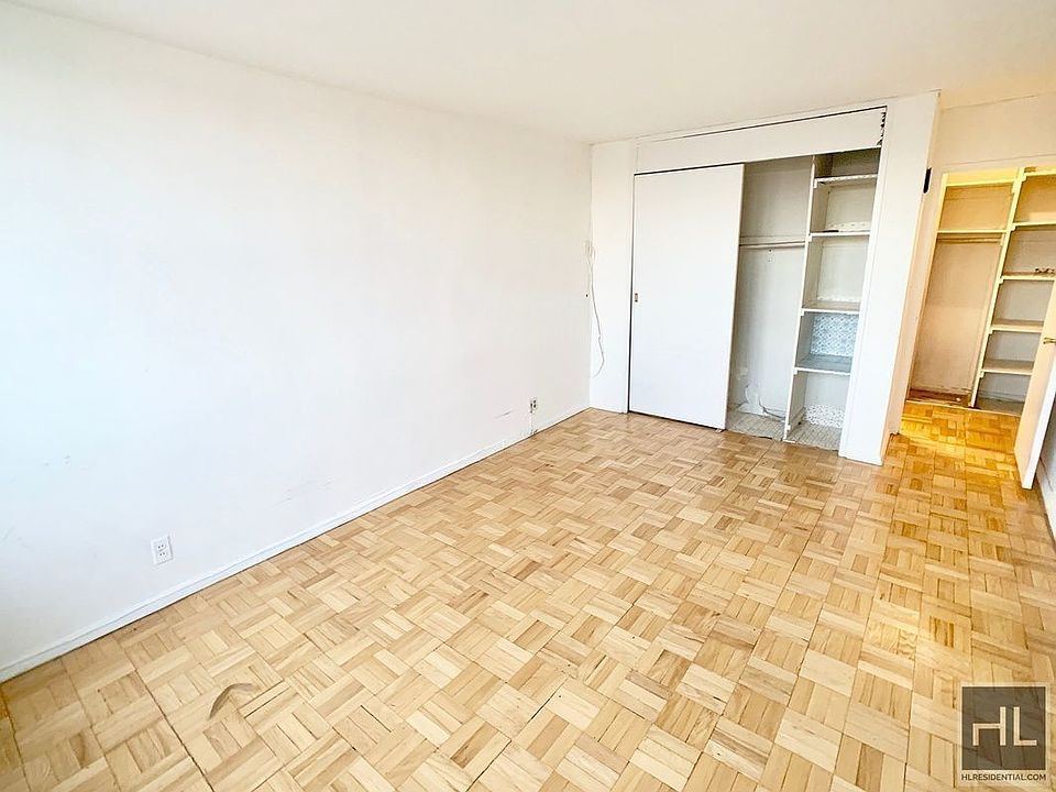 2nd image of 450 Ocean Pkwy APT 5C