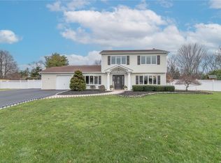 72 Oleeta Rd, Mount Sinai, NY 11766