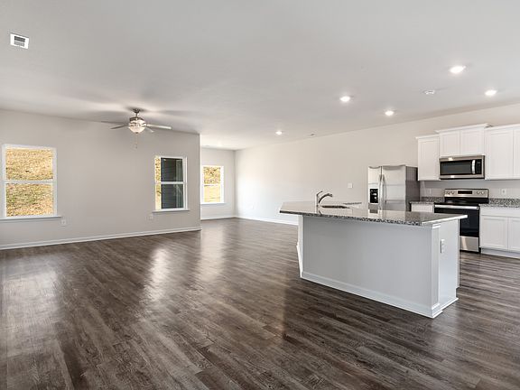 Move freely between the kitchen and the family room