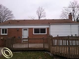 5th image of 9720 Vine Ave