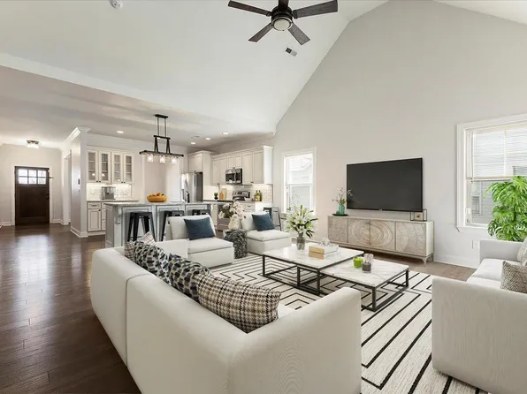 53 Browning Dr, Rossville, GA 30741