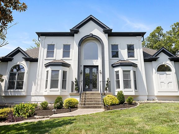 2nd image of 805 Kathridge Ct
