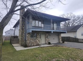 32 Lakeview Ave, Ludlow, MA 01056