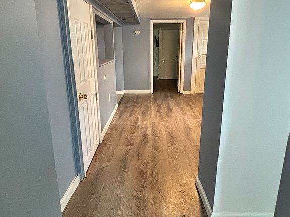 3rd image of 15 Ridgehurst Rd Floor Basement