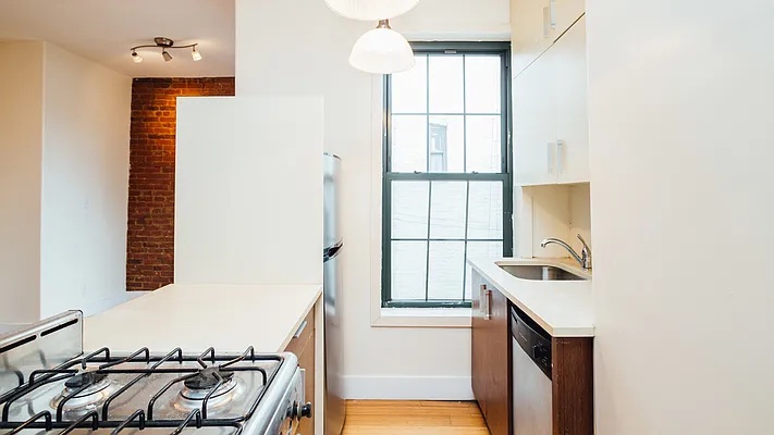 Rented by Nooklyn NYC LLC | media 13