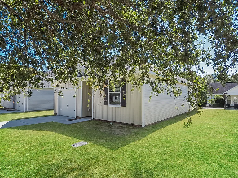 1307 Warrens Way — Photo 2