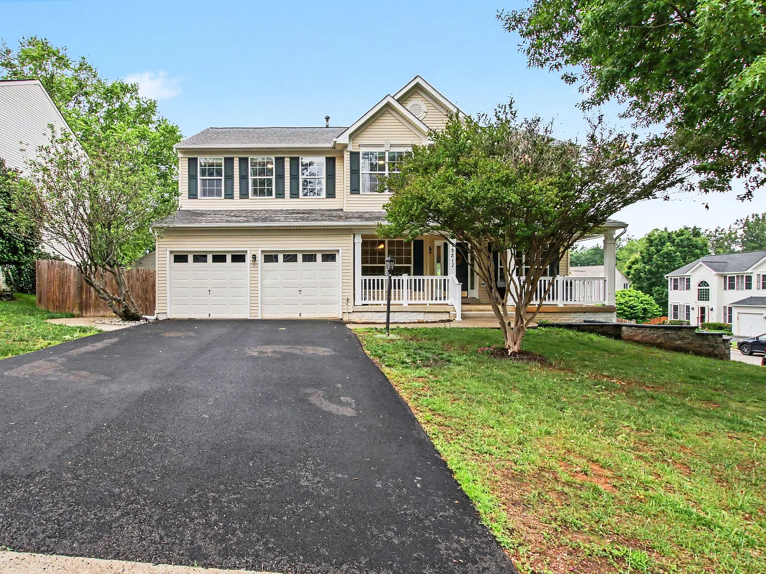 Gorgeous Single Family — Photo 2
