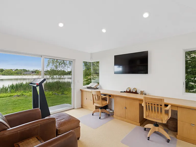 230 Mill Pond Ln — Photo 17