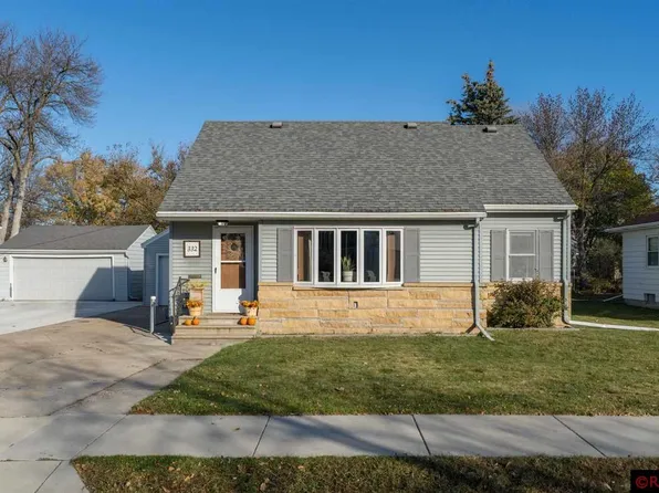 332 Jefferson Ave, North Mankato, MN 56003
