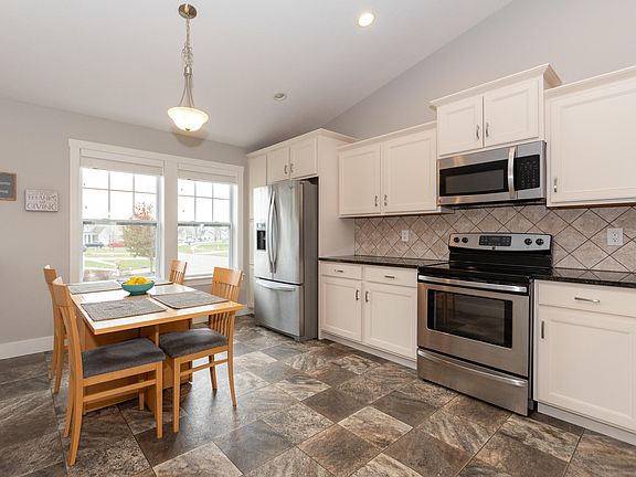5th image of 1702 Grovenberg Ct
