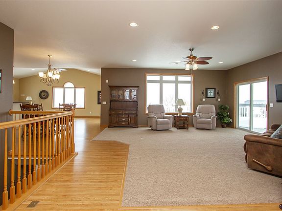 2nd image of 608 Tuve Ave