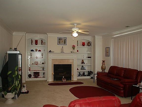 4th image of 105 Wilmington Pl
