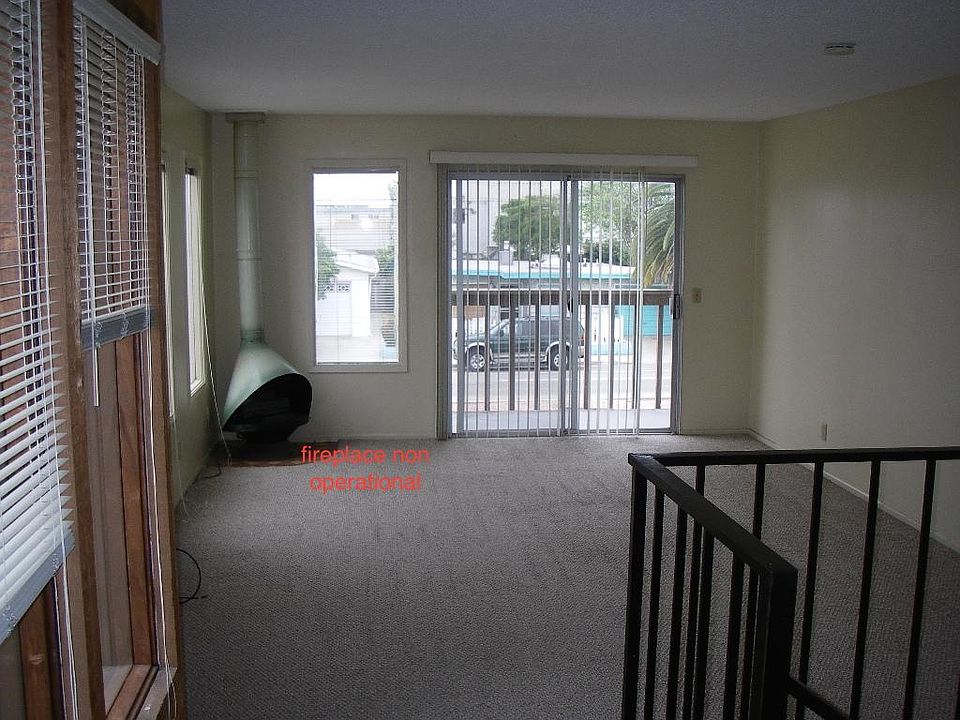 living room, fireplace non operational