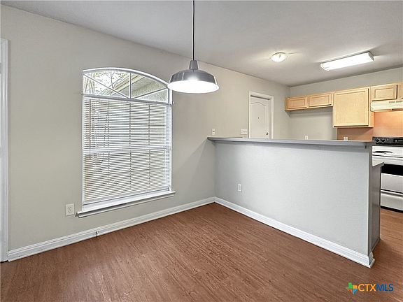 5th image of 3013 & 3015 Pine Valley Dr