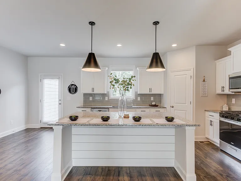 1290 Ainsworth Aly — Photo 10