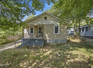 547 Henderson St, Harriman, TN 37748