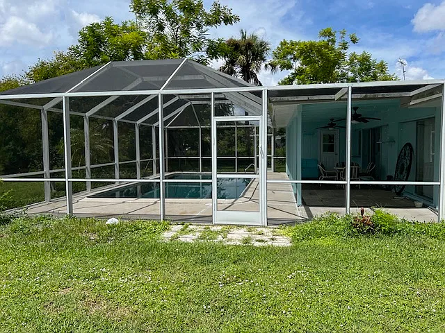 3 bed, 1127 sqft, $3,900 — Photo 2