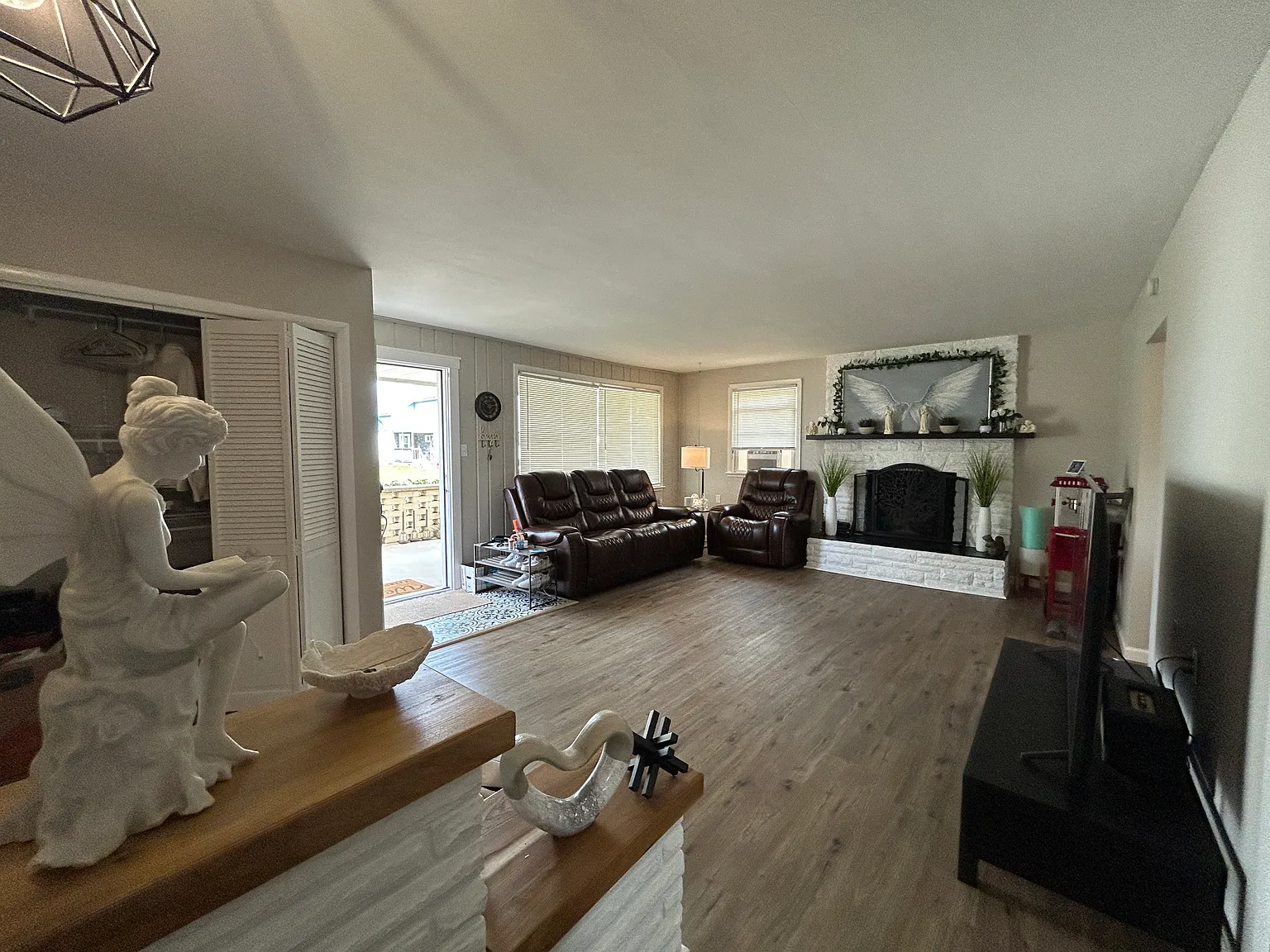 4 bed, 1428 sqft, $1,800 — Photo 4