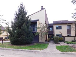 987 Hampton Ridge Dr, Akron, OH 44313