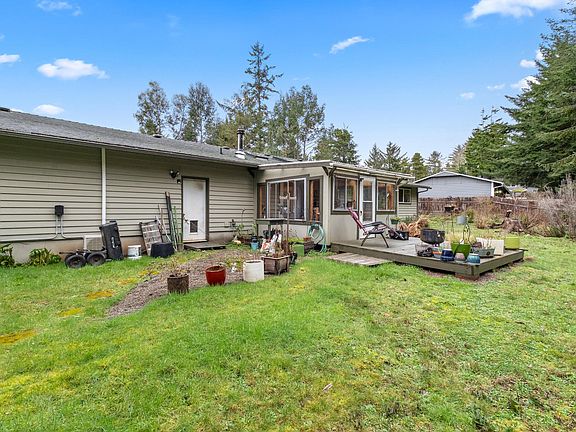 3rd image of 220 SE 127th Dr