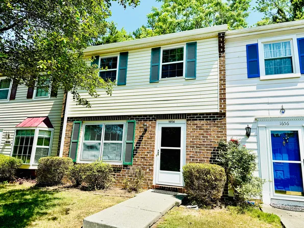 1654 Townwood Ct, Charlottesville, VA 22901